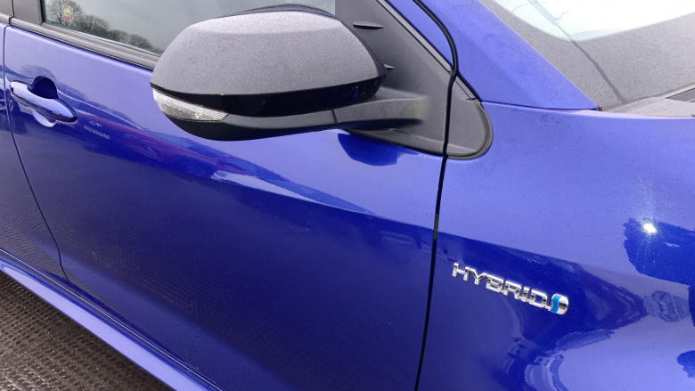 Toyota Yaris 1.5 Hybrid Dynamic 5dr CVT Hybrid Hatchback